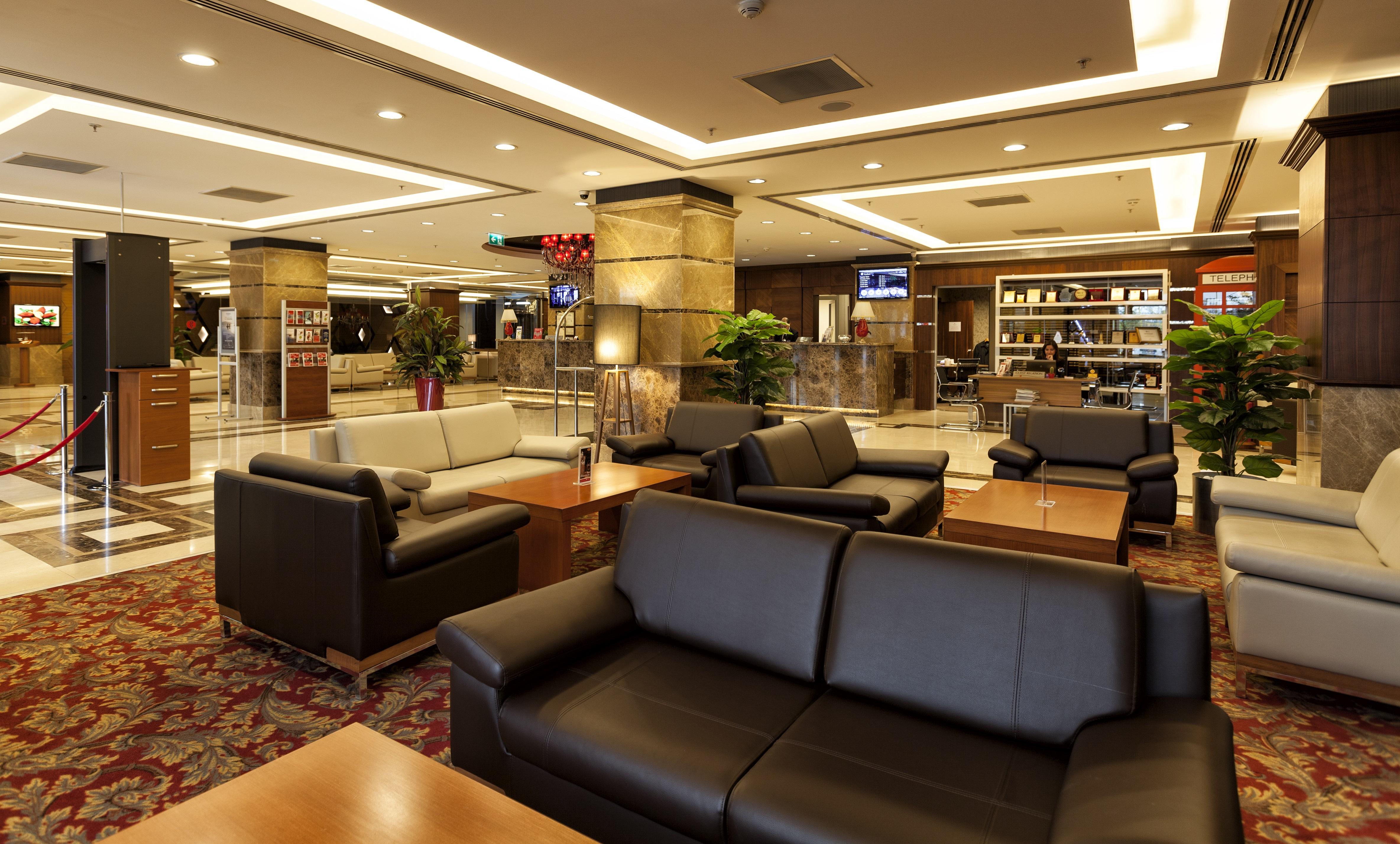 Hotel Ramada Plaza By Wyndham Izmit Kocaeli Exterior foto The lounge at the airport