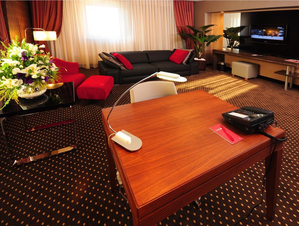 Hotel Ramada Plaza By Wyndham Izmit Kocaeli Exterior foto Suite