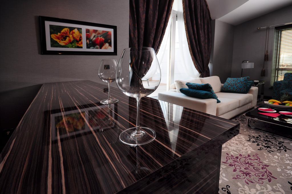 Hotel Ramada Plaza By Wyndham Izmit Kocaeli Exterior foto A 3D rendering of a kitchen